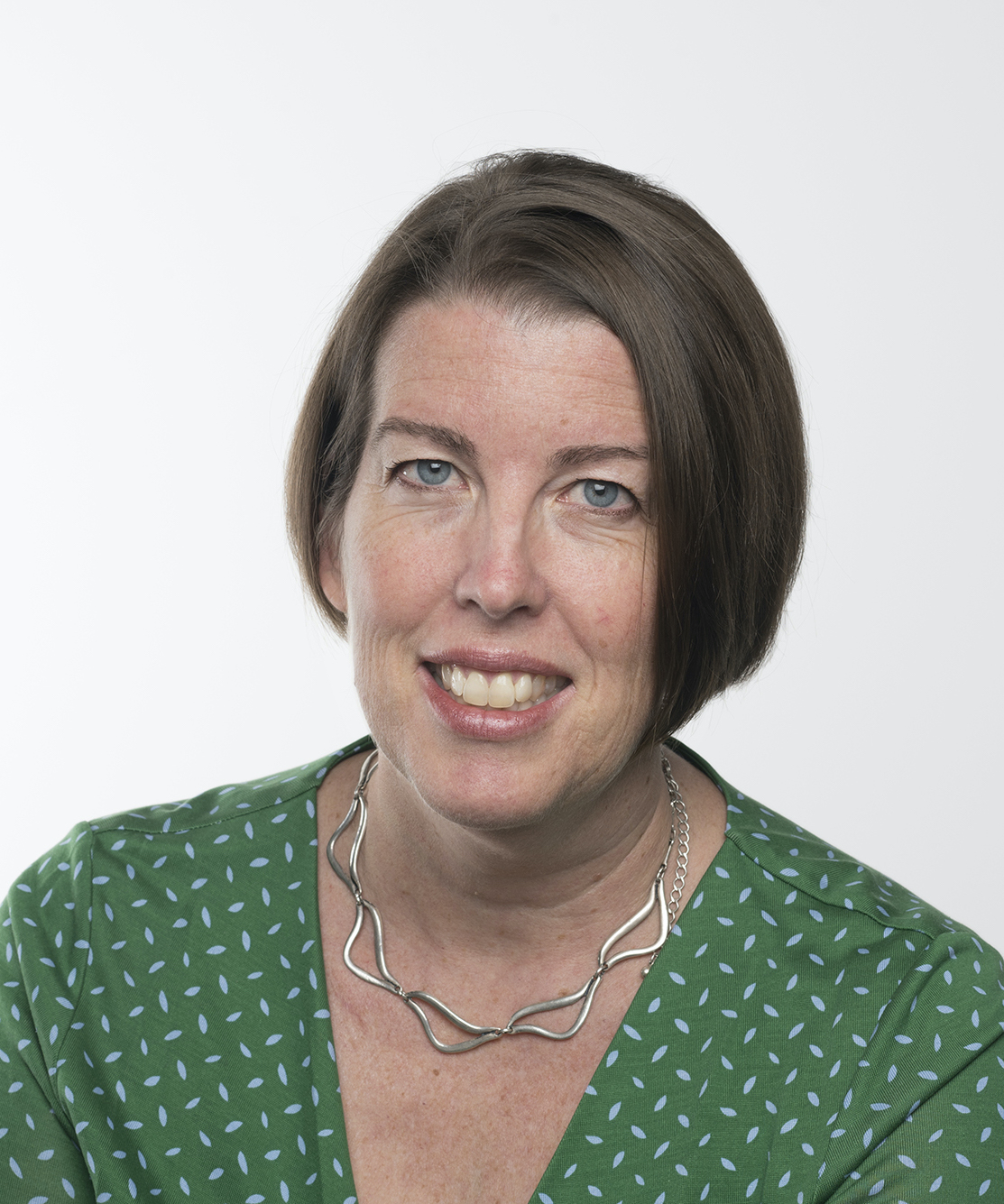 Headshot of Stephanie Nolen, Healthcare keynote speaker
